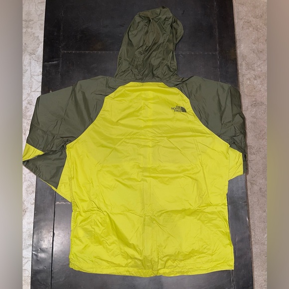 The North Face Men’s Cyclone Windwall Windbreaker - Picture 3 of 6